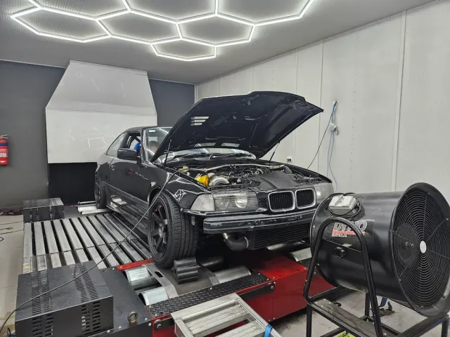 1994 BMW 325i E36 dyno tuned to 271.2 kW with Link on 98
