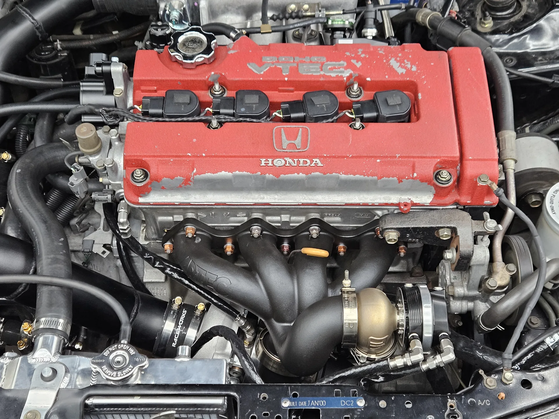 Top-down view of the turbo B18C in the DC2 Integra Type R