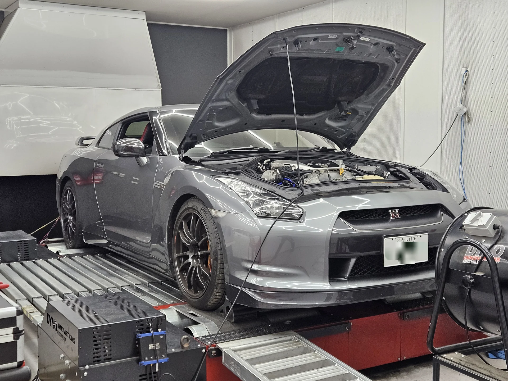 Nissan GT-R R35 Stage 2 | Custom Dyno Tune w/ EcuTek, 340 kW | Revzone