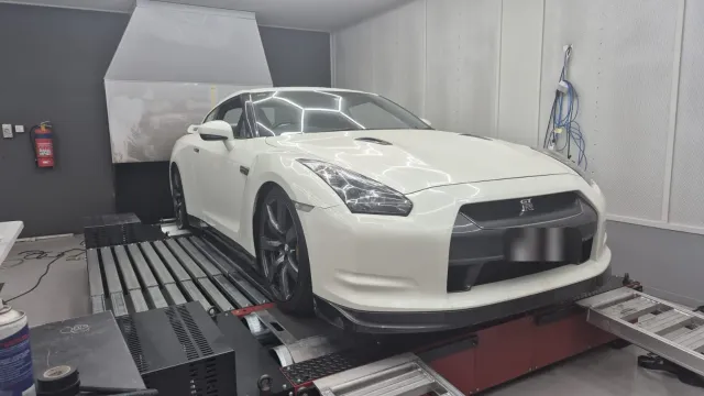 2008 Nissan GT-R R35 dyno tuned to 443.4 kW with EcuTek on E85