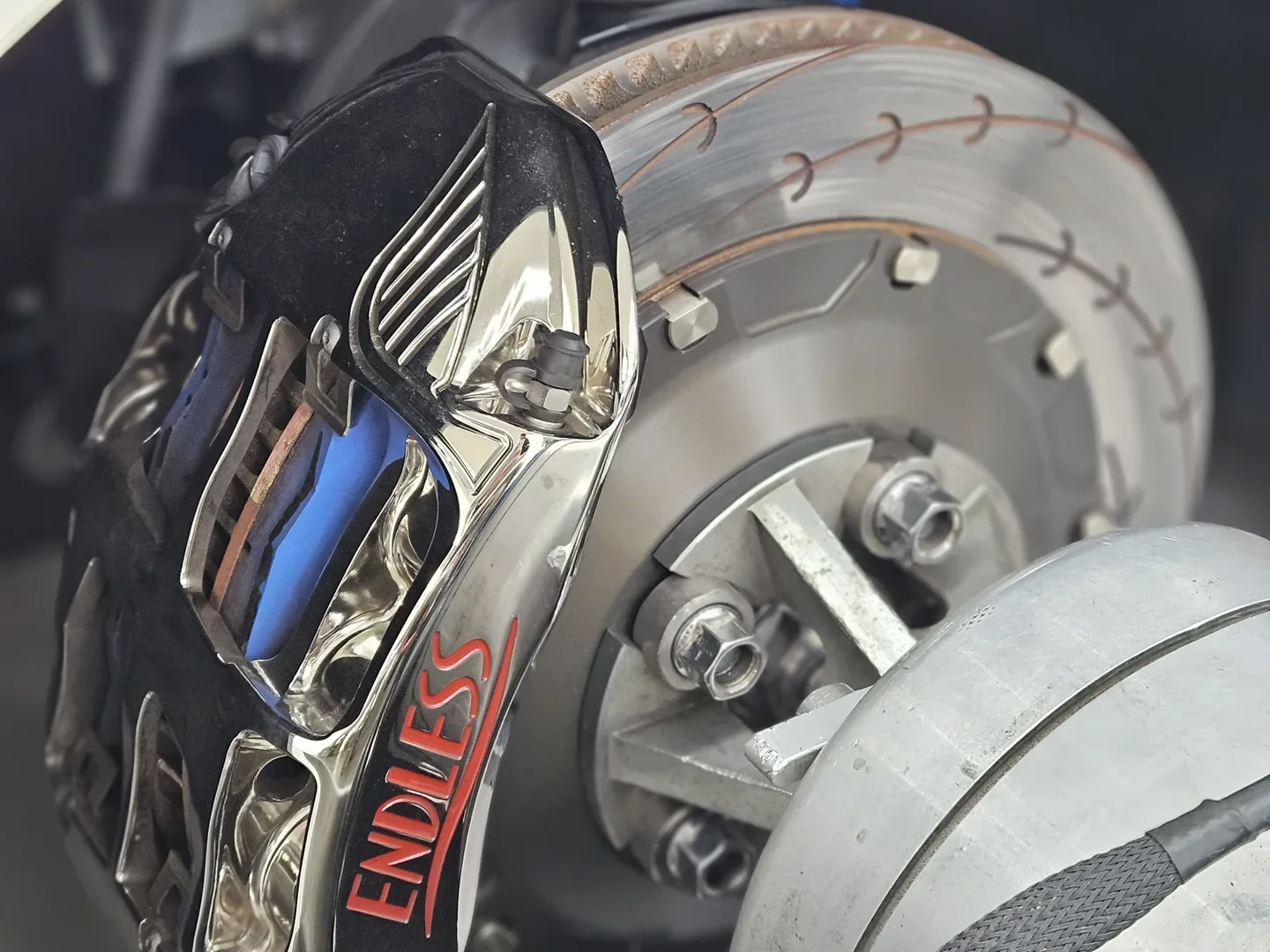 Endless caliper on the Civic Type R FL5 with the Dynapack hub adapter bolted up